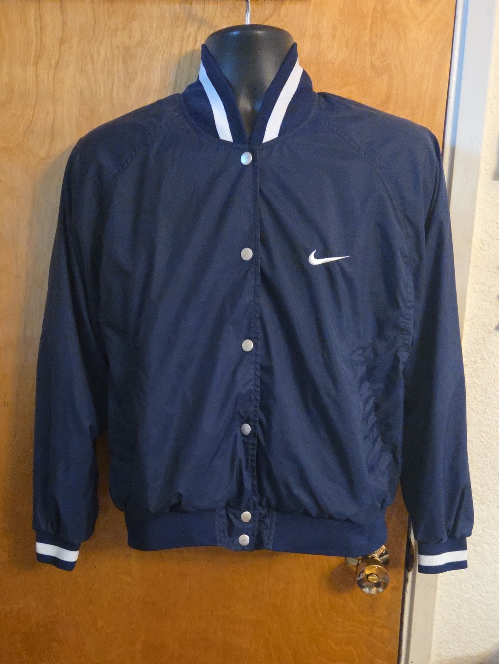 90's Vintage Nike Swoosh Embroidered Windbreaker Jacket Ladies Size Medium 8-10
